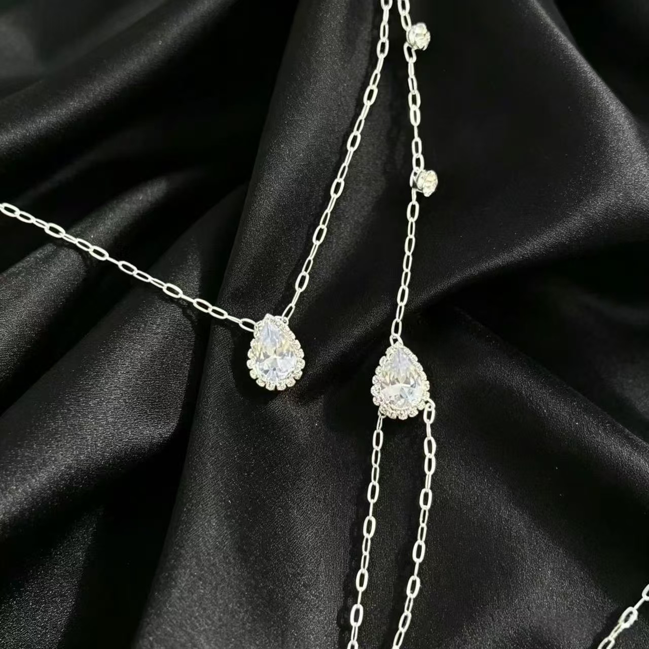 Eleganckie i pełne wdzięku ozd – Body Jewelry Diamond recenzja i cena