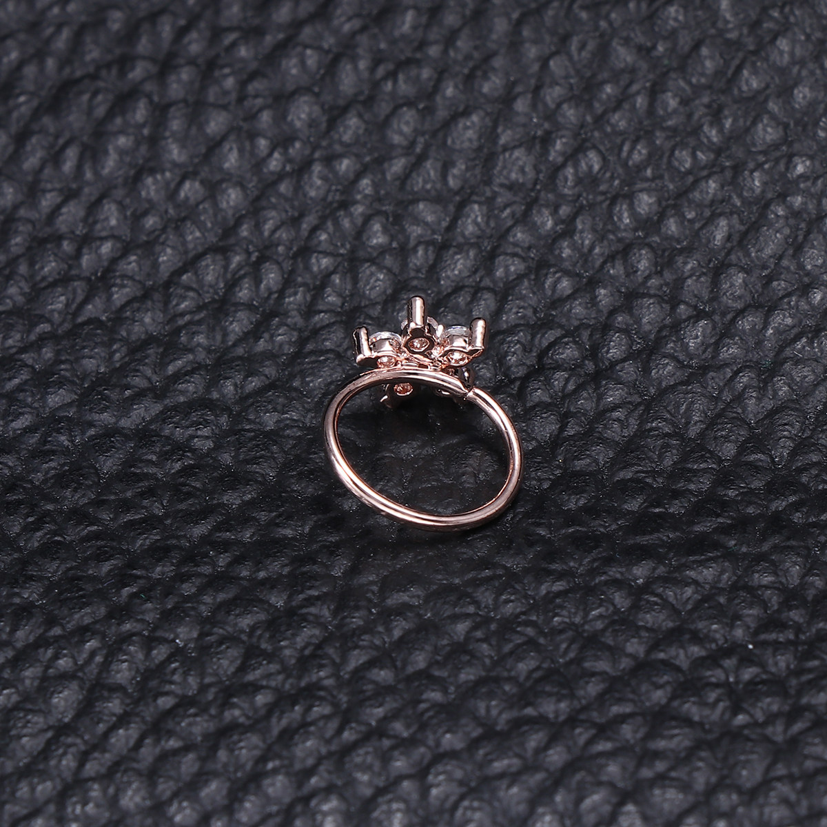 Kolczyk do nosa w kolorze różo – Body Jewelry Ideas recenzja i cena